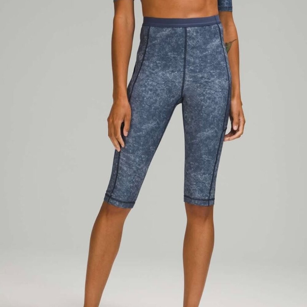 Lululemon High Rise Paddle Crop 15.75" Denim Wash Print Blue Hail Multi size 6-8